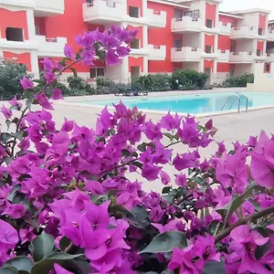https://sal-service-red-moradias-residence-with-pool.cape-verdehotels.com
